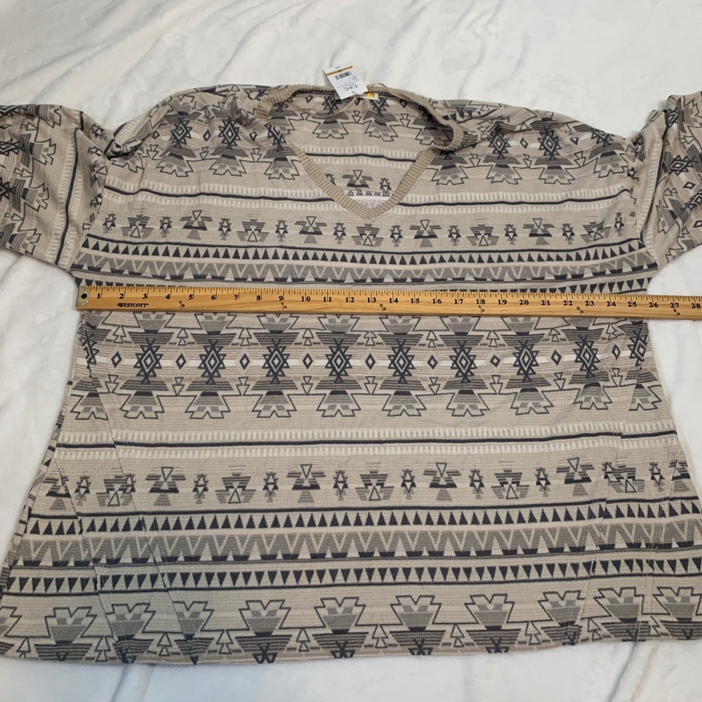 NEW C&C California Women 3X V Neck Long Sleeve Aztec Print Tunic Top Silver Mink - Picture 9 of 10